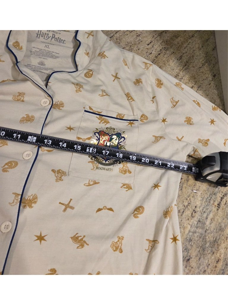 Wizarding World Of Harry Potter Women's Xl Button-Up Collared Pajama Top Crest — image 3 of 8